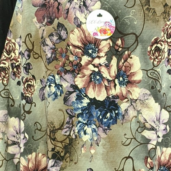 Floral Top w/ Solid Black Sleeves 2XL - Picture 2 of 2